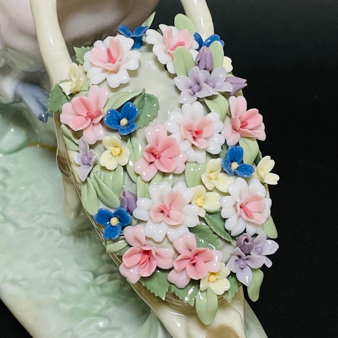 LLADRO リヤドロ ポーリーの花集め フィギュリン 置物 オブジェ 陶器製