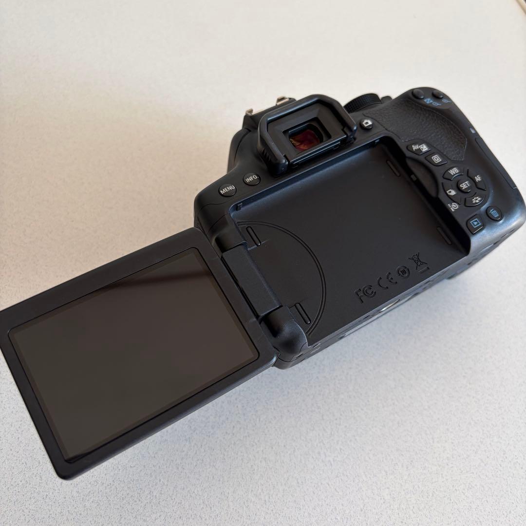 Canon EOS kiss X8i ダブルズームキット