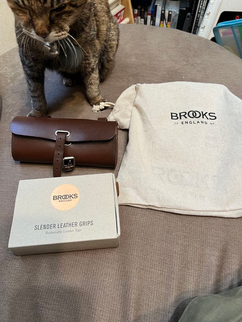 BROOKS スレンダー Grips （100ミリ）とサドルバック