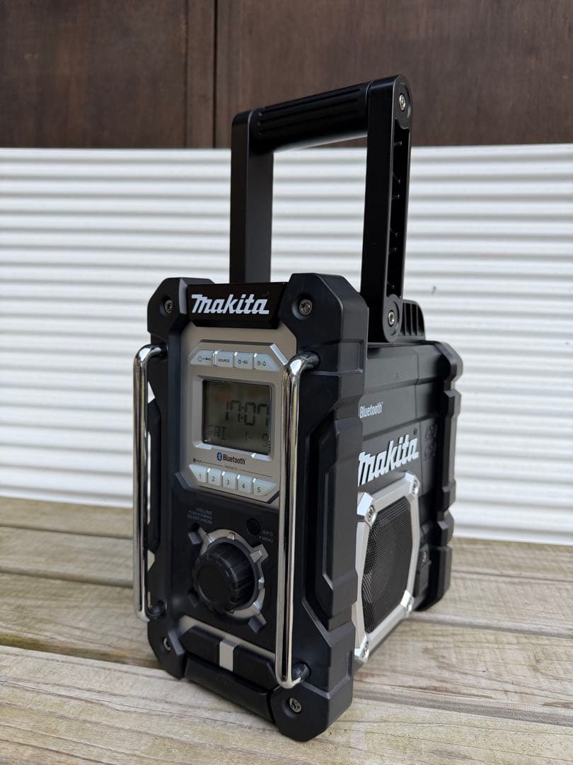 Makita Bluetoothラジオ　MR108