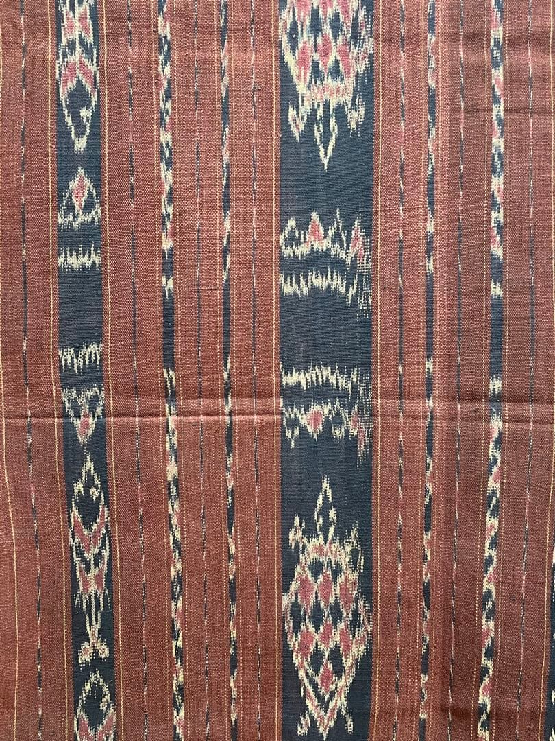 インドネシア　アロール島で手織りされた古いイカット。