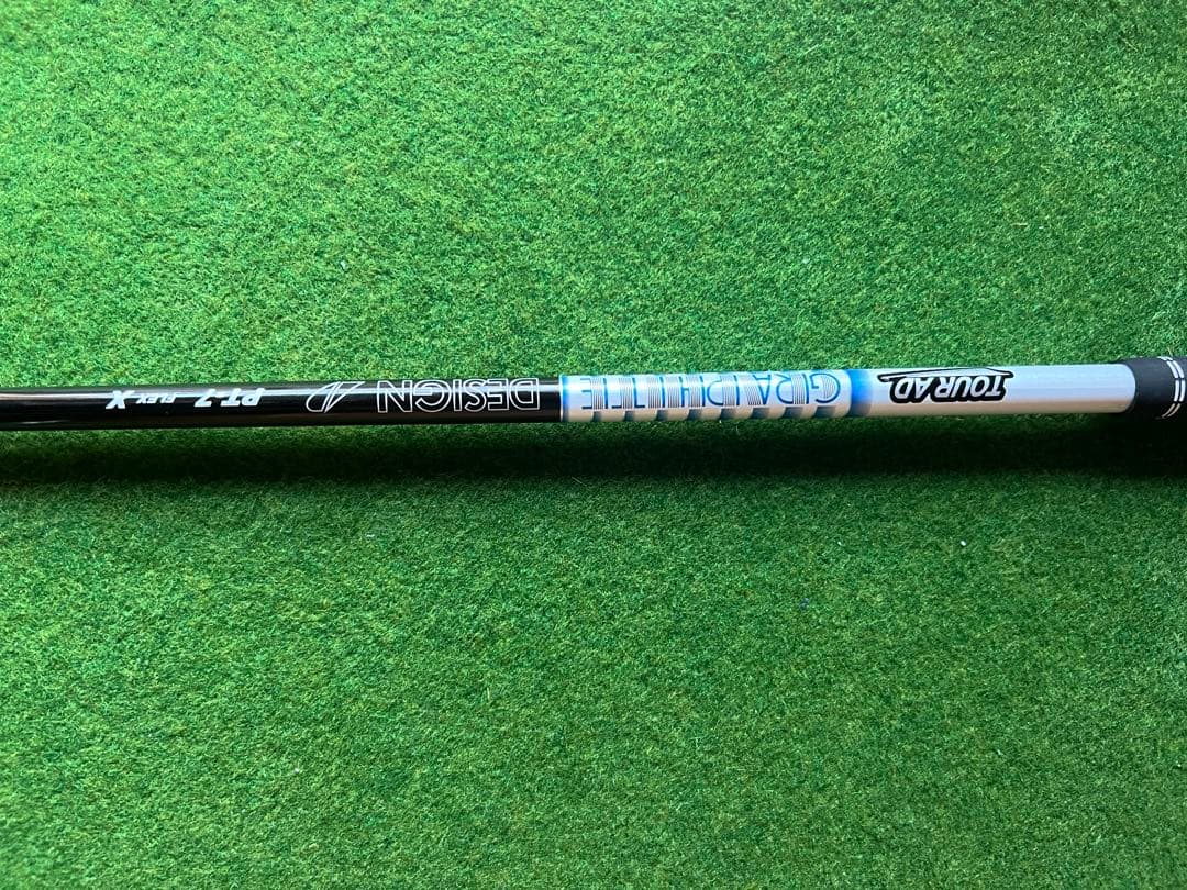 ピン スリーブ付きシャフト グラファイトデザイン TourAD PT