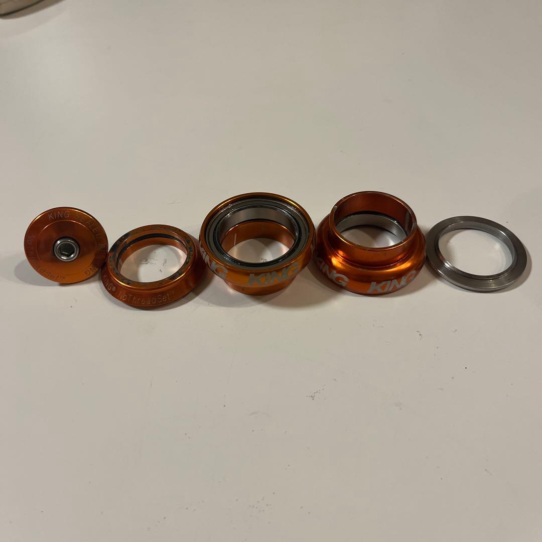 廃盤色　Chris King NoThreadSet 1 1/8