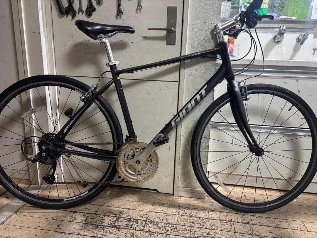 GIANT Escape クロスバイク ダークメタリックグレー