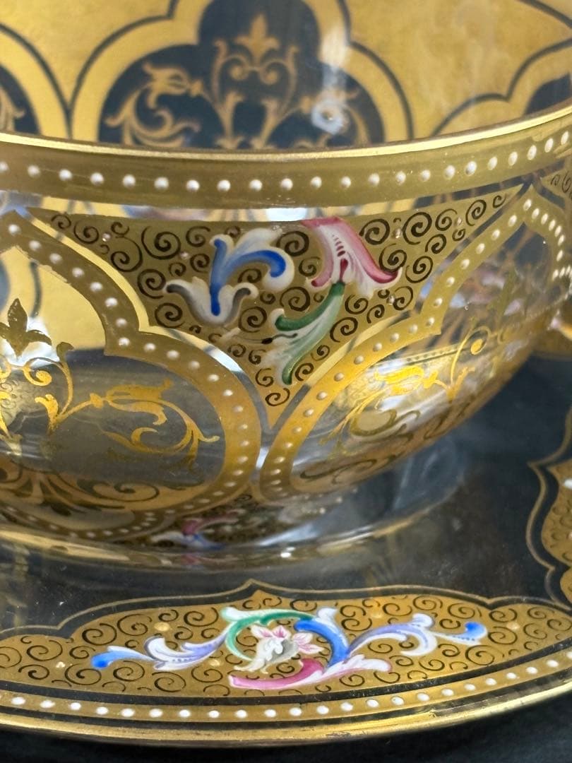 オールドバカラ豪華金彩エナメルカップとソーサ美品。