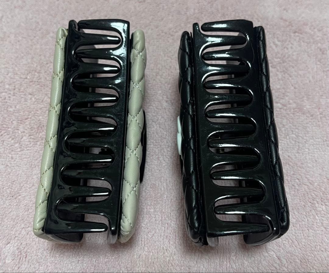 CHANEL キルティングヘアクリップ ブラック&ベージュ 2個セット