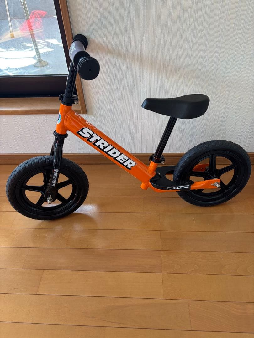 STRIDER バランスバイク オレンジ 12インチ➕新品プロテクターセット