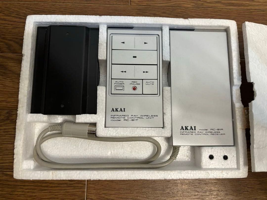 AKAI カセットデッキ GX- F91 シルバー&リモコン RC-91 現状品