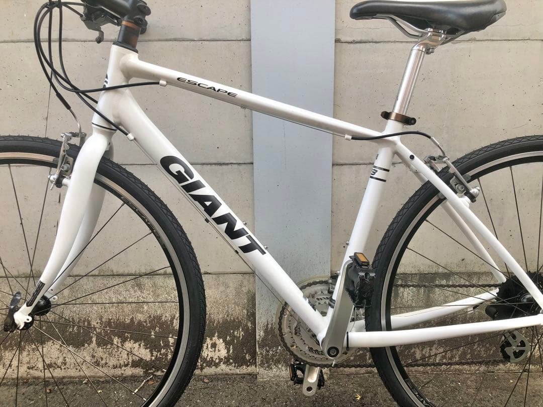 【超美品】GIANT ESCAPE R3 24速　クロスバイク　CT465mm