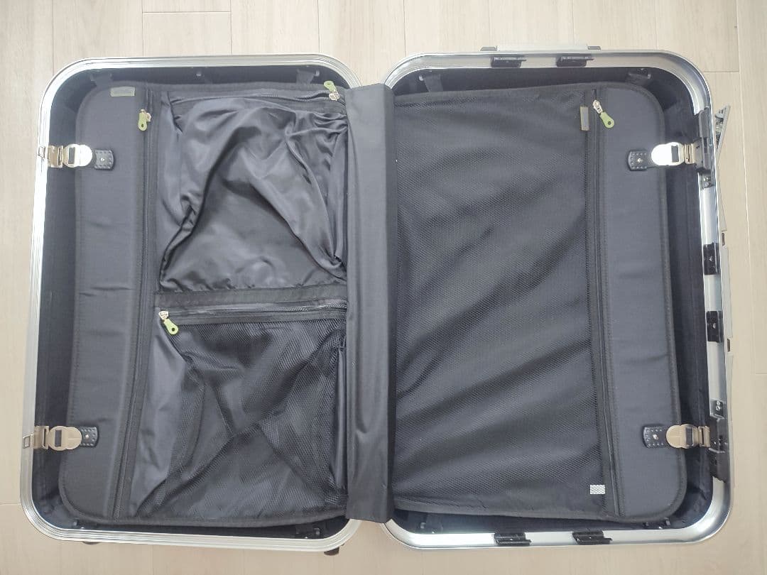 【54cm ×75cm】ACTUS 大型で頑丈なキャリーケース