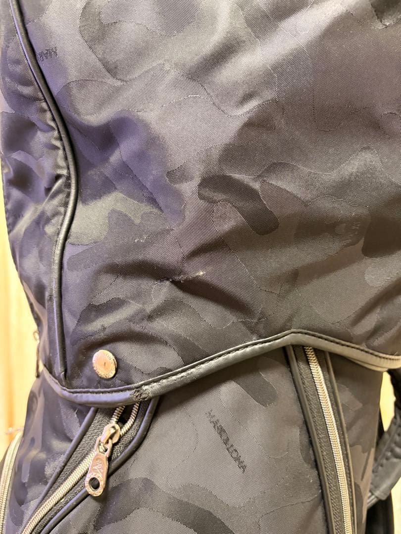 マークアンドロナ　キャディバッグ　ブラック　カモ柄