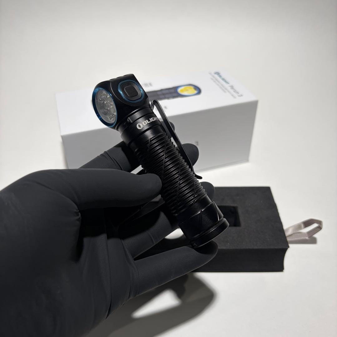 Olight Perun 3 ヘッドライト ブラック +予備電池1本
