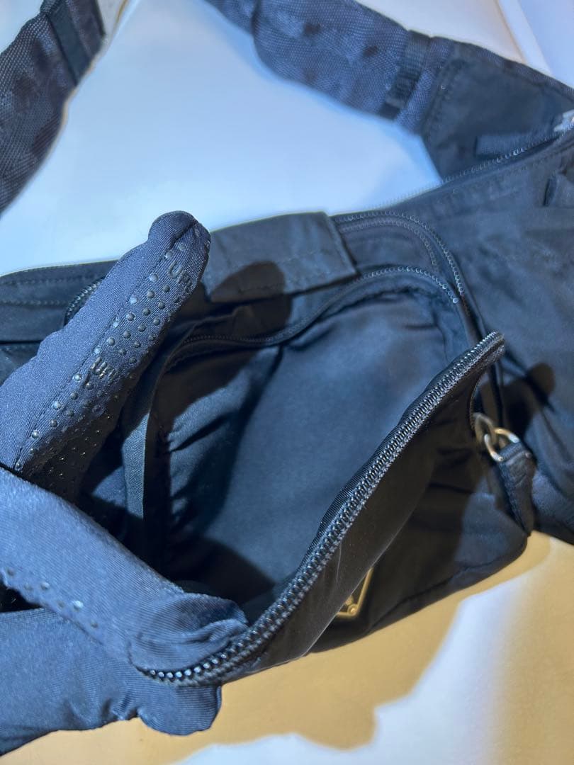 PRADA ブラック ボディバッグ　 　　　　　　　　　ユニセックス【男女兼用】