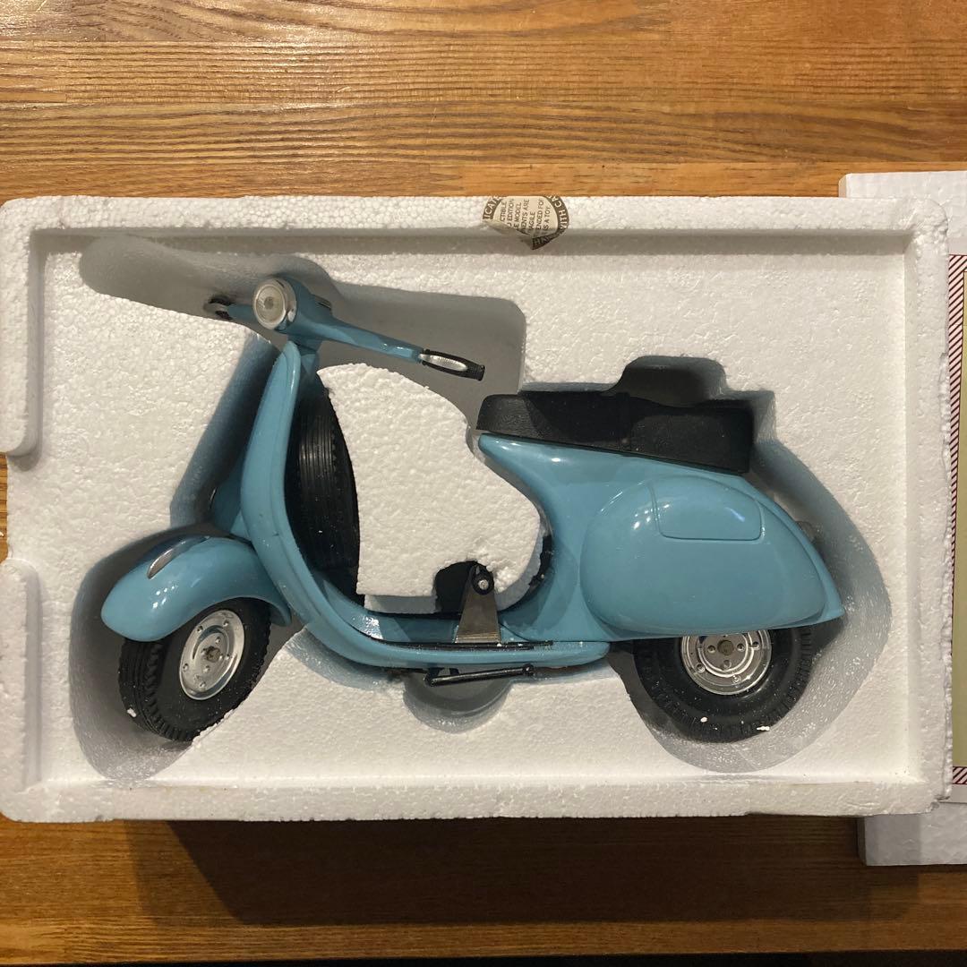 ピアジオ ベスパ 水色 スクーター 限定車 ミニカー モデルカー フィギュア