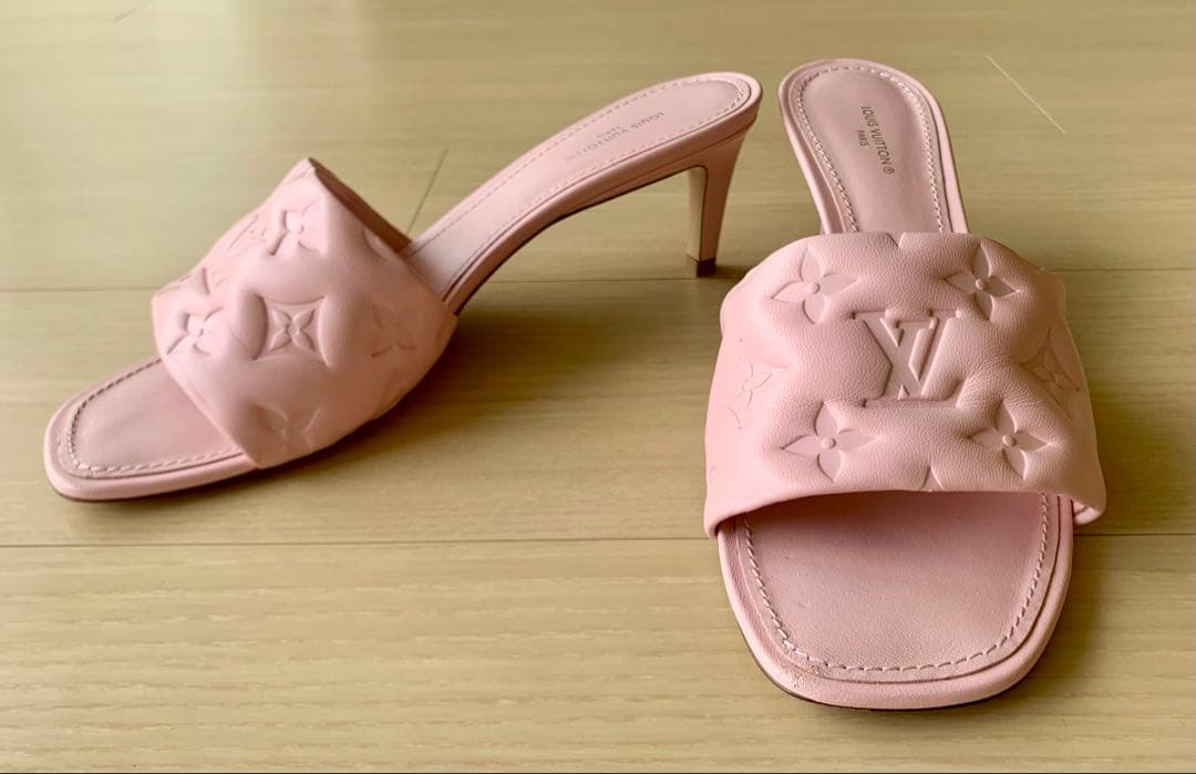 Louis Vuitton ピンクモノグラムエンボス レザーミュール24.5相当