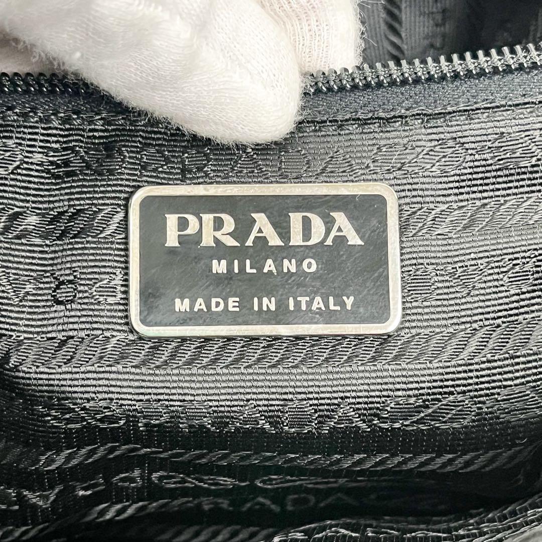 外観美品 プラダ ミニボストンバッグ 三角ロゴプレート ナイロン 肩掛け可能 黒