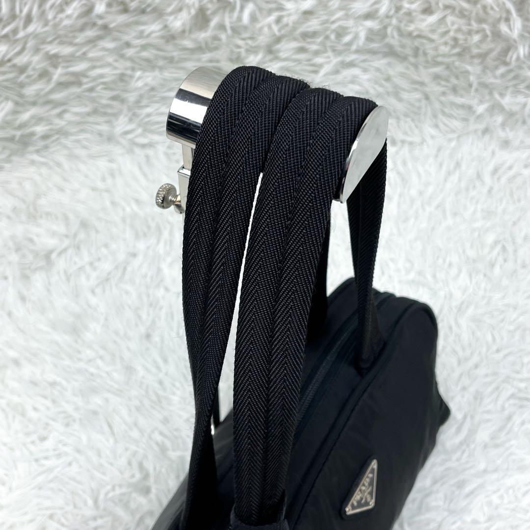 外観美品 プラダ ミニボストンバッグ 三角ロゴプレート ナイロン 肩掛け可能 黒