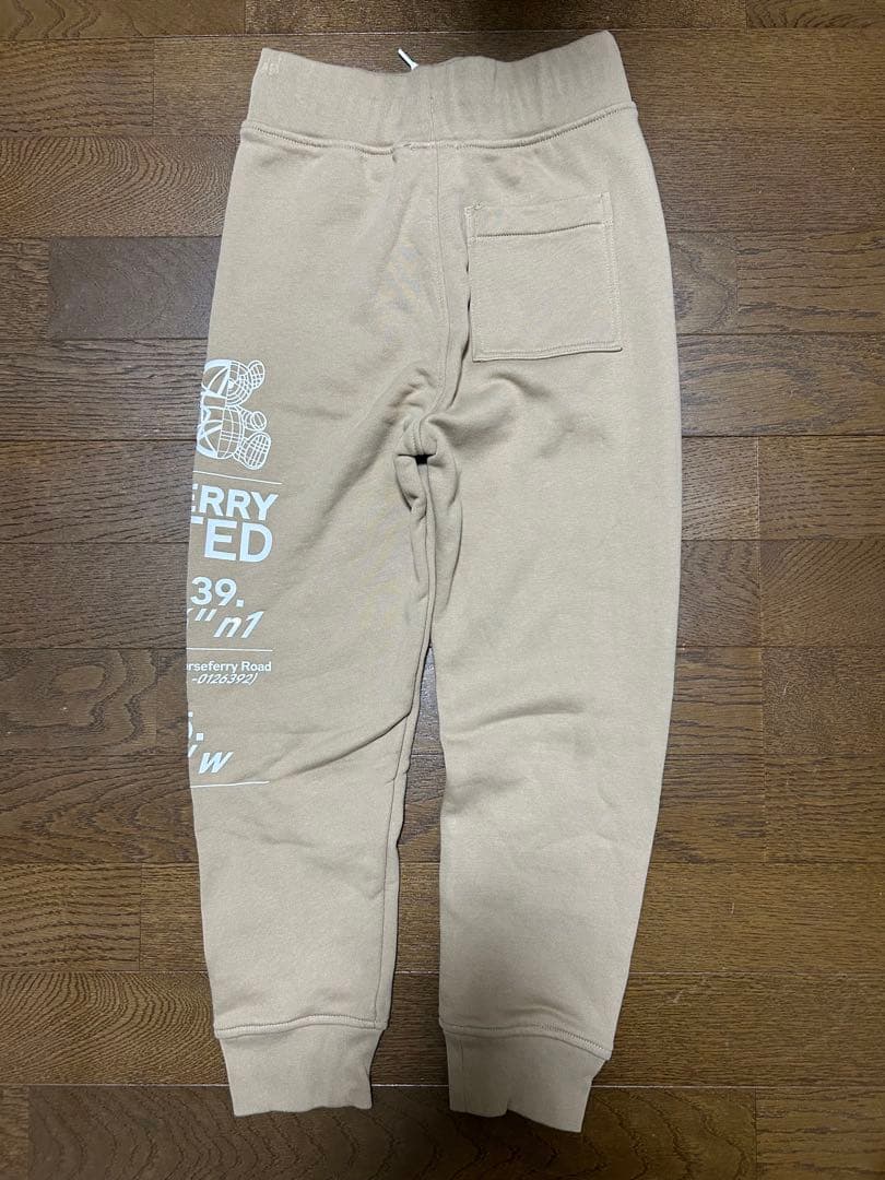 美品★バーバリー★スウェットパンツ8Y