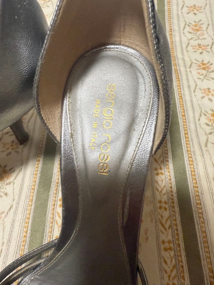 セルジオロッシ　サンダル　37 シルバー　美品