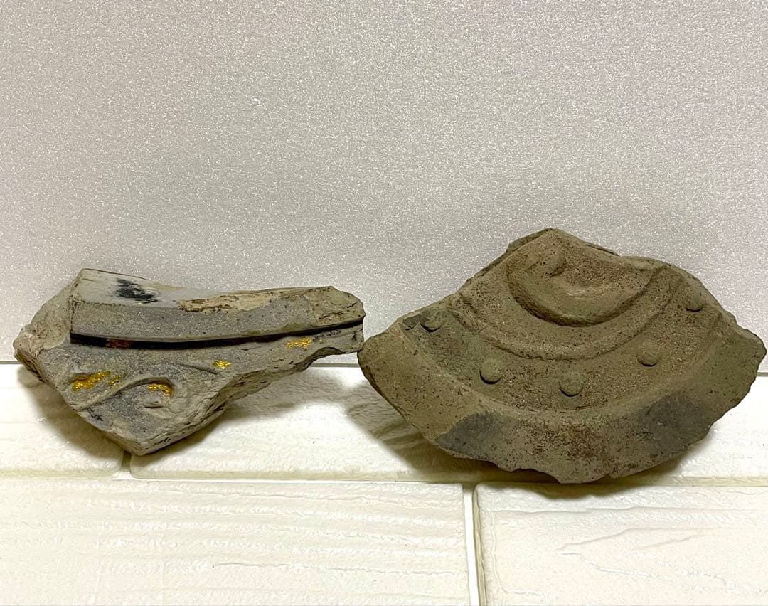 ◎安土城 金箔軒平瓦片・軒丸瓦片 安土桃山 織田信長 古瓦 戦国時代