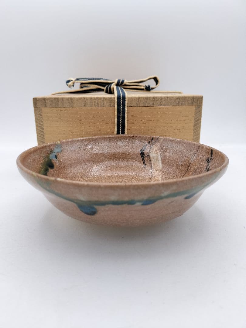 c023 平茶碗 赤織部 忍冬庵 不二窯 佐藤和子 木箱 茶道具　古物