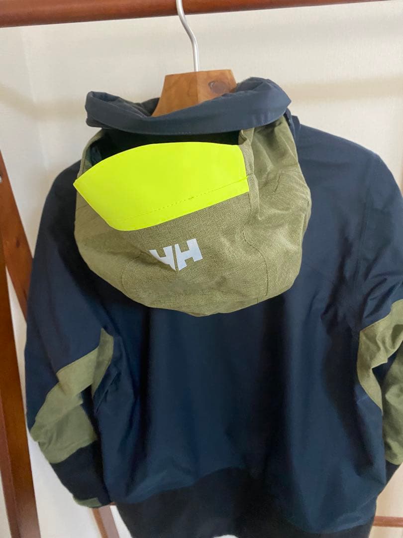 ヘリーハンセン　スノボーウエア