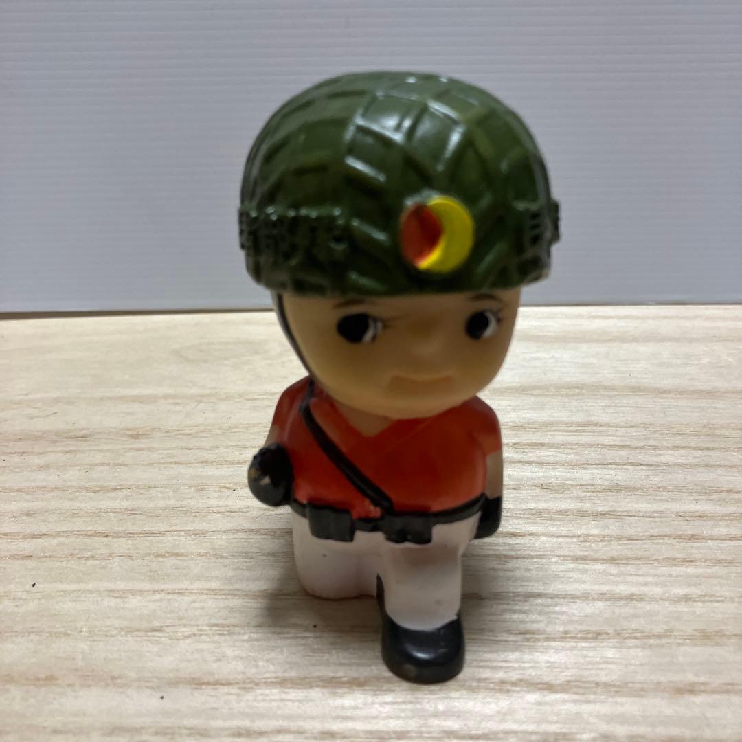 E-壁 ケロちゃんコロちゃん ソフビ貯金箱 自衛隊隊員風 フィギュア