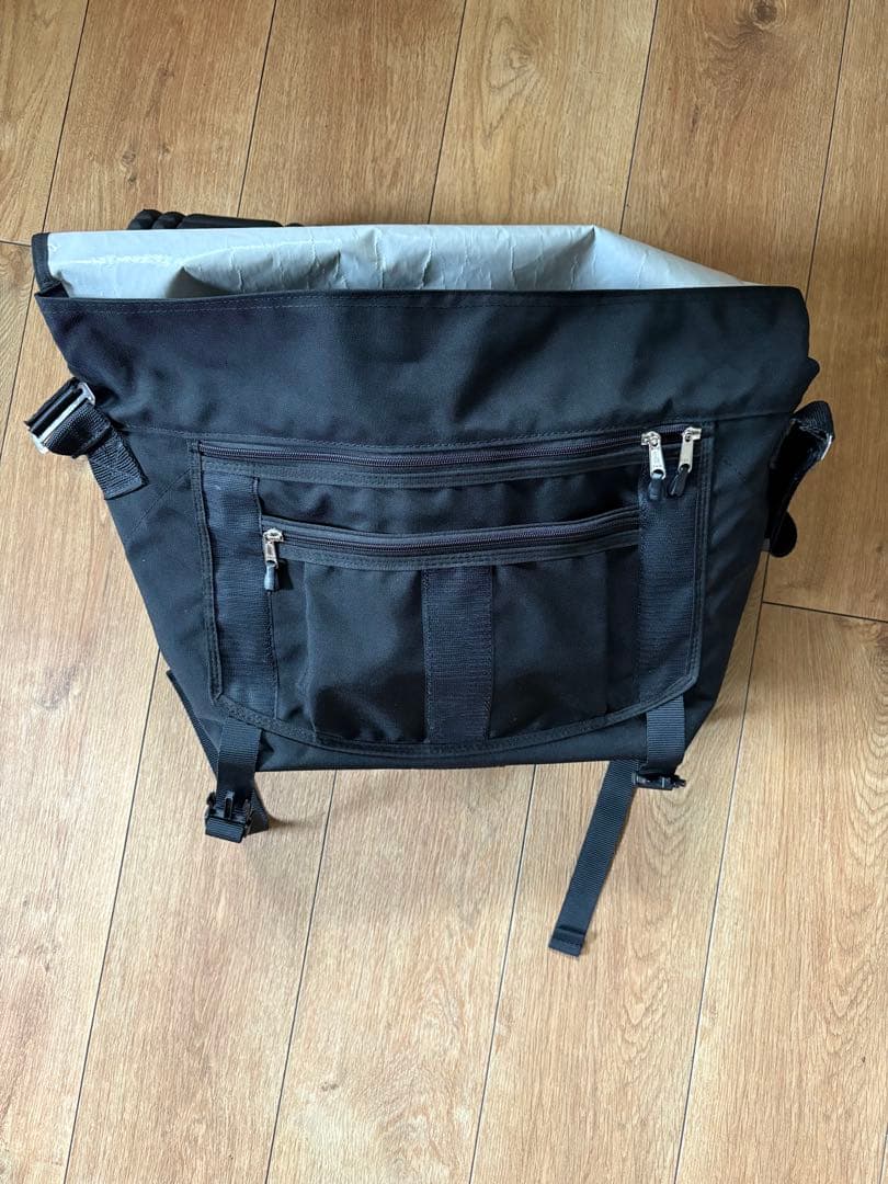 bagaboo メッセンジャーバッグ　Mサイズ