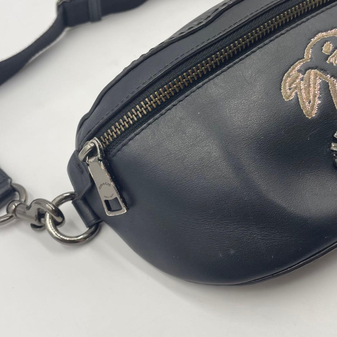 【美品】コーチ ボディバッグ ウィズバニー セレーナゴメス 限定 ショルダー 黒