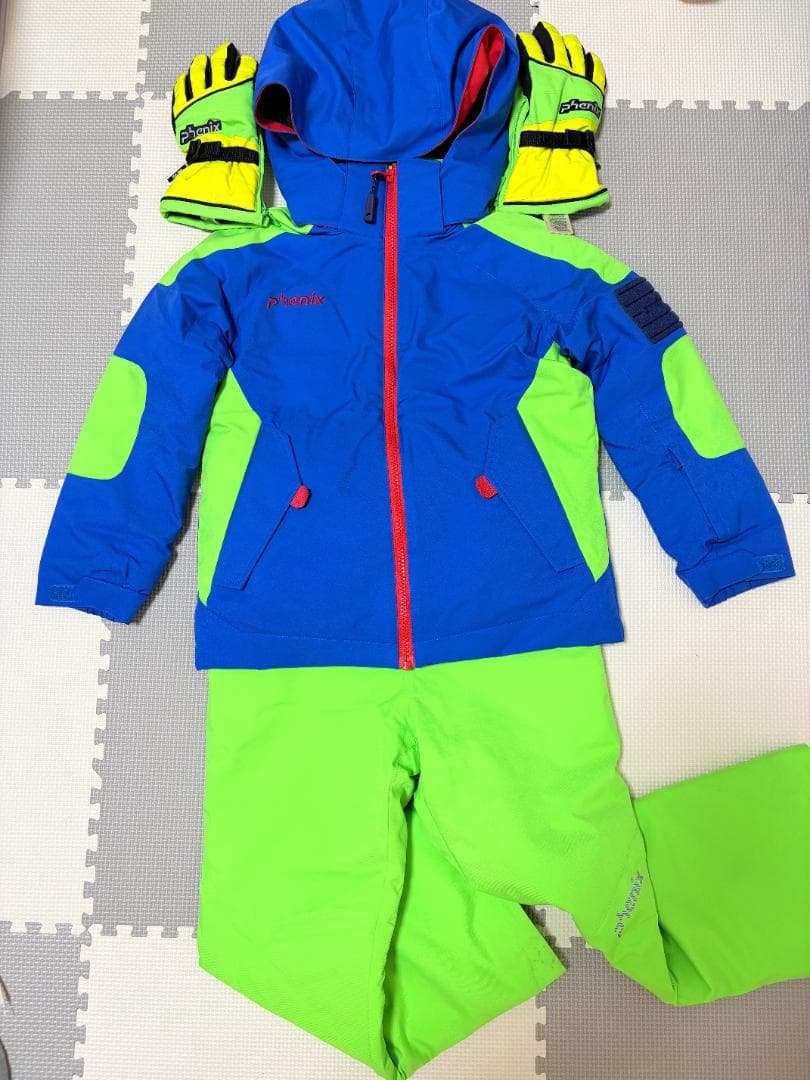 年末値引！美品　子ども用スキーウェアとスキーグロ－ブセット