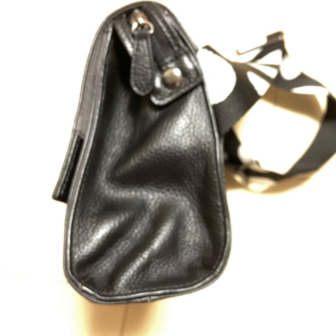 ⭐︎なみ様⭐︎イアパピヨネ　ワイドテープ黒 レザーボディバッグ