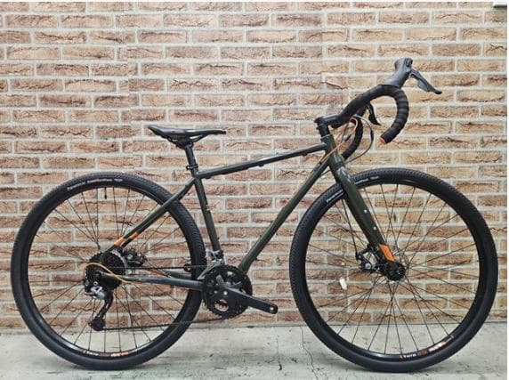 FUJI JARI 2.3 2019 size:46 2×9 18段変速