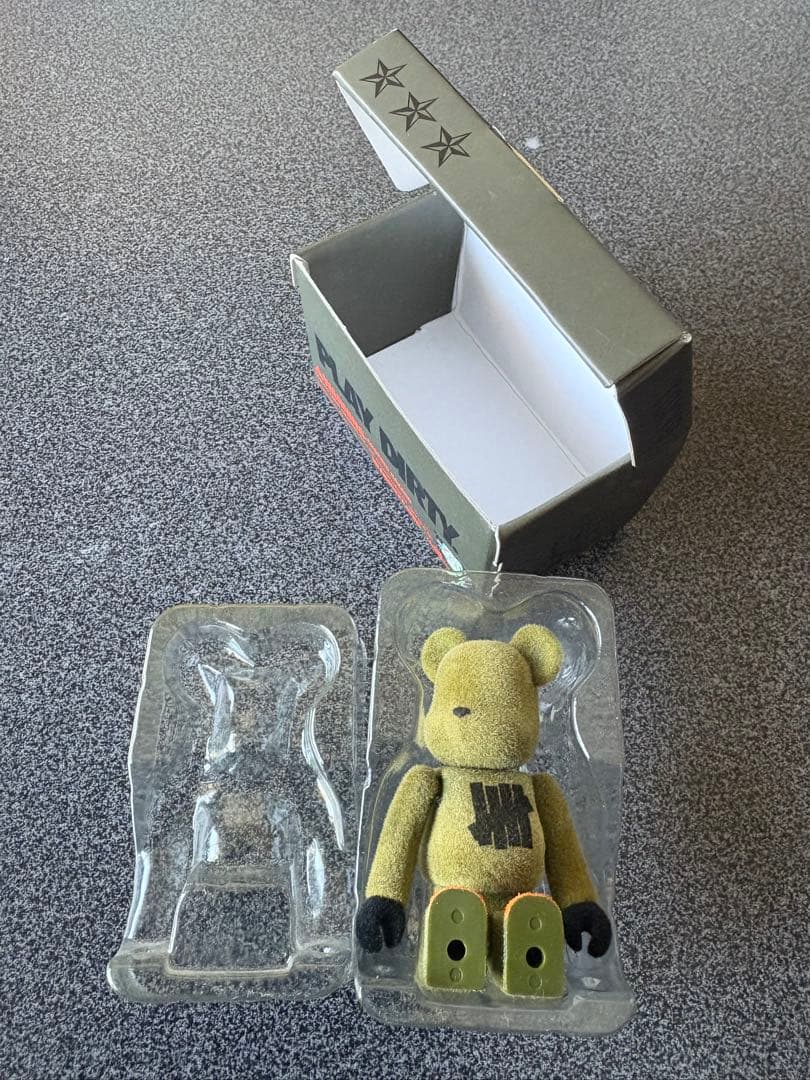 be@rbrick ベアブリック 100% UNDEFEATED TOKYO