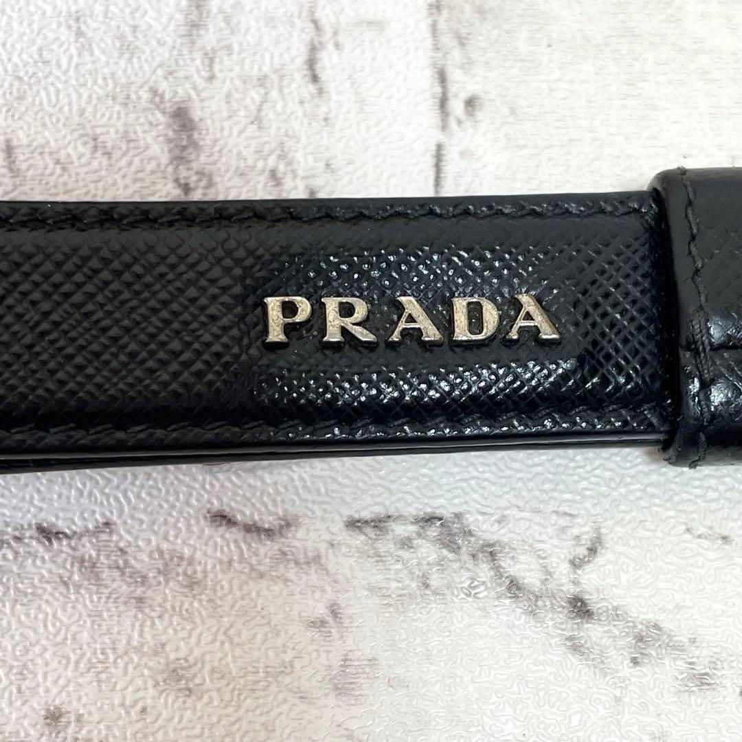 プラダ　PRADA　キーホルダー　キーリング　三角ロゴ　サフィアーノレザー　黒