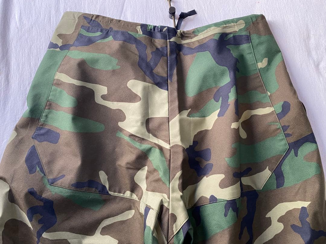 新品未使用　米軍放出品　ECWCS GORE-texオーバパンツ　カモフラージュ