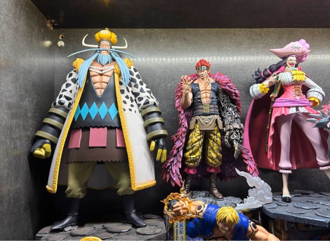 ONE PIECE  アバロ・ピサロ ガレージキット ガレキ スタチュー③