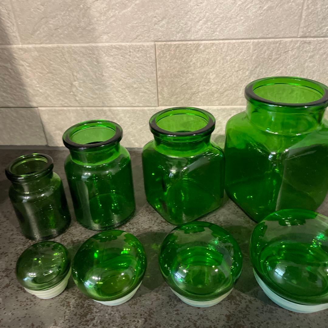 蓋付きベルギー製エメラルドグリーン ガラス瓶4個