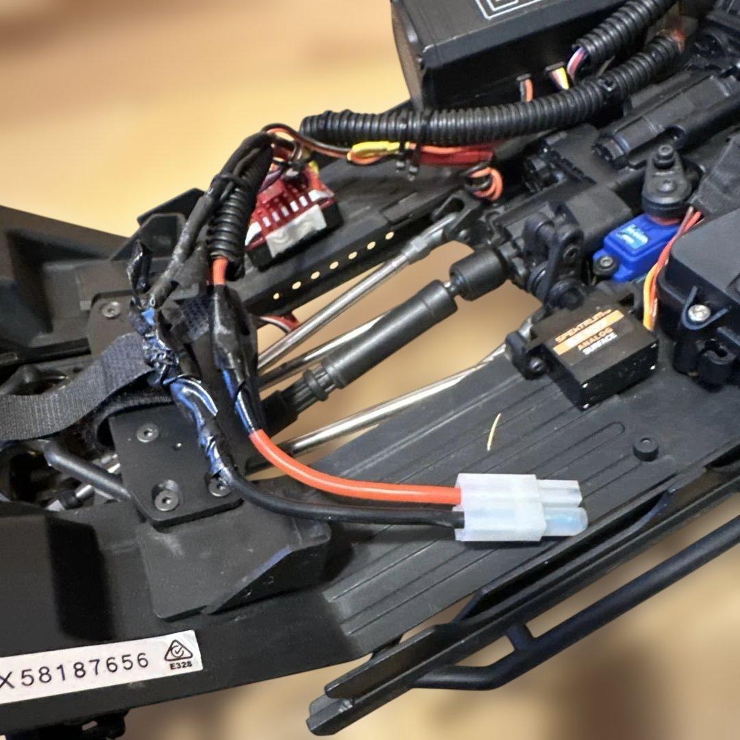 Axial SCX10III Jeep Gradiator クローラーラジコン