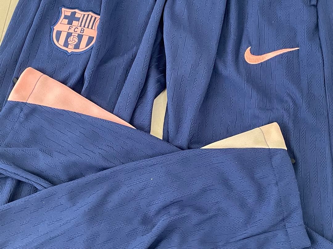 バルセロナ ドリルトップ25-26 XSピンクxネイビー上下 新品