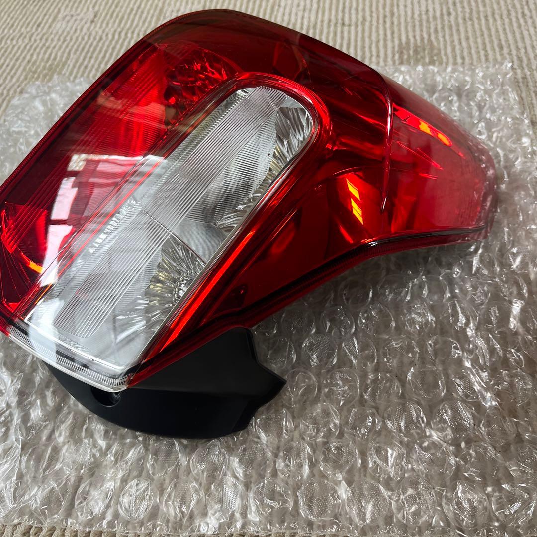 tikemiスバル　XV インプレッサ 左側純正テールランプ