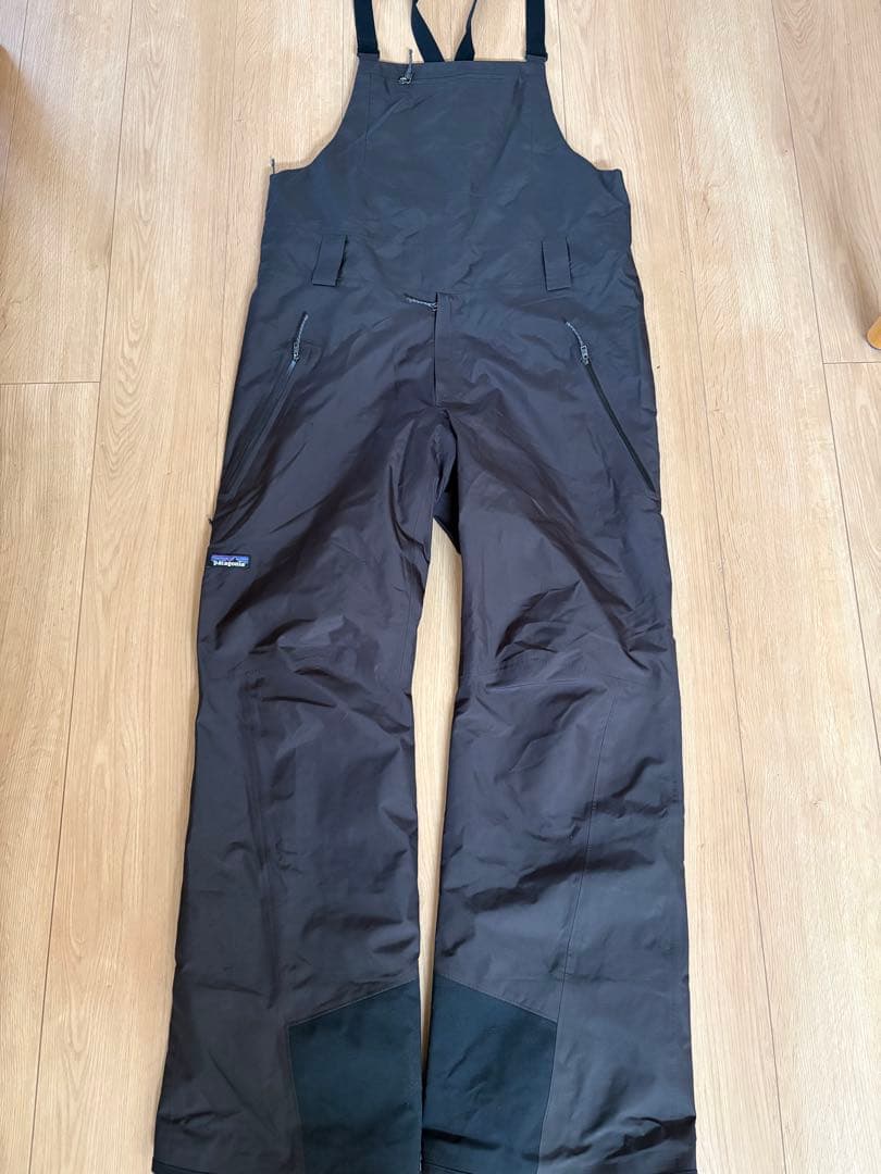 パタゴニア パウダータウンビブ M BLK 30705