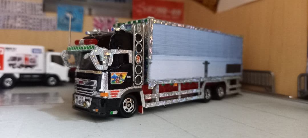 本日夜まで気まぐれ特価❗デコトラトミカ　テラヴィスタイル