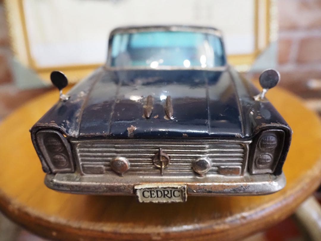 昭和レトロ　イチコー　ブリキ　日産セドリック・カスタム　縦目4灯　初期　おまけ