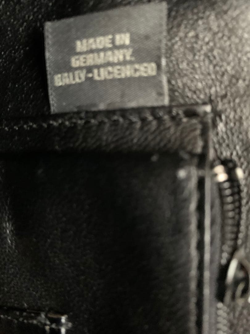 BALLY シャイニングクロコダイルハンドバッグ黒　ドイツ製