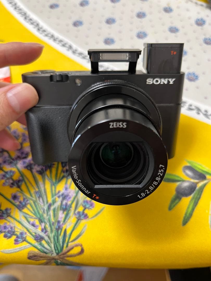 美品　RX100V DSC-RX100M5A コンパクトデジタルカメラ　4K
