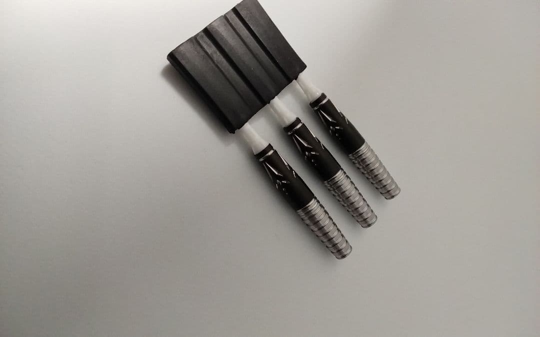 サングリアル!坂口優希恵!極美品!新品同品!付録未開封!ダーツセット