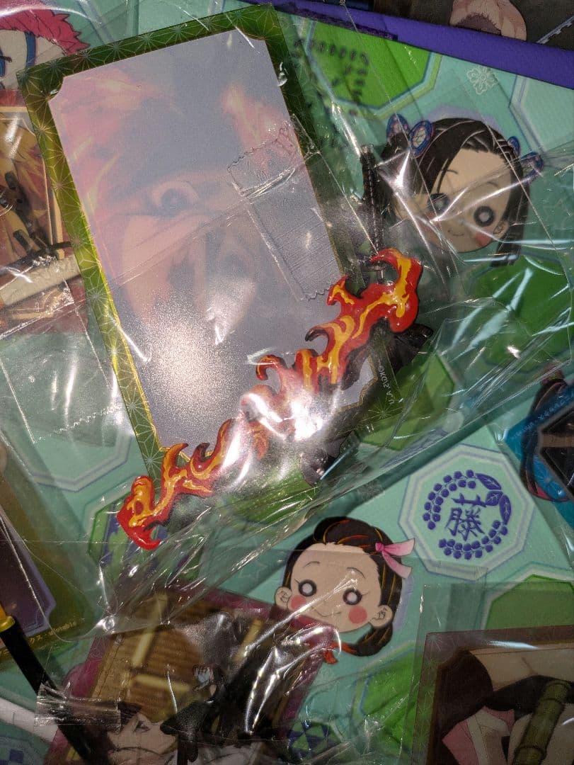 鬼滅の刃　アクスタ　ラバスト　缶バッジ　大量　まとめ売り