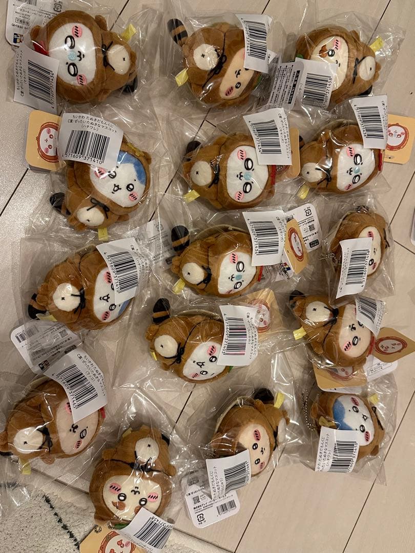 15体セット　たぬきだもんくじ　ちいかわ　ハチワレ　うさぎ　モモンガ　らっこ　等