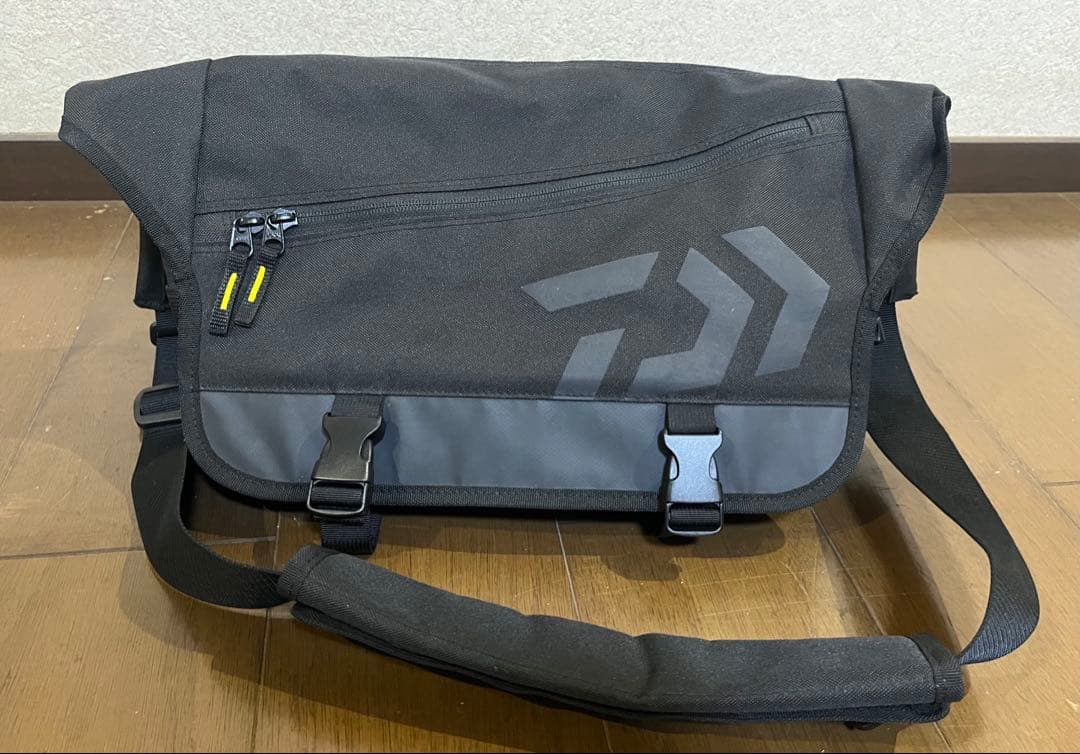 青物シーバス　ルアーまとめ売り　メイホウケース、ダイワバッグ付［中古］