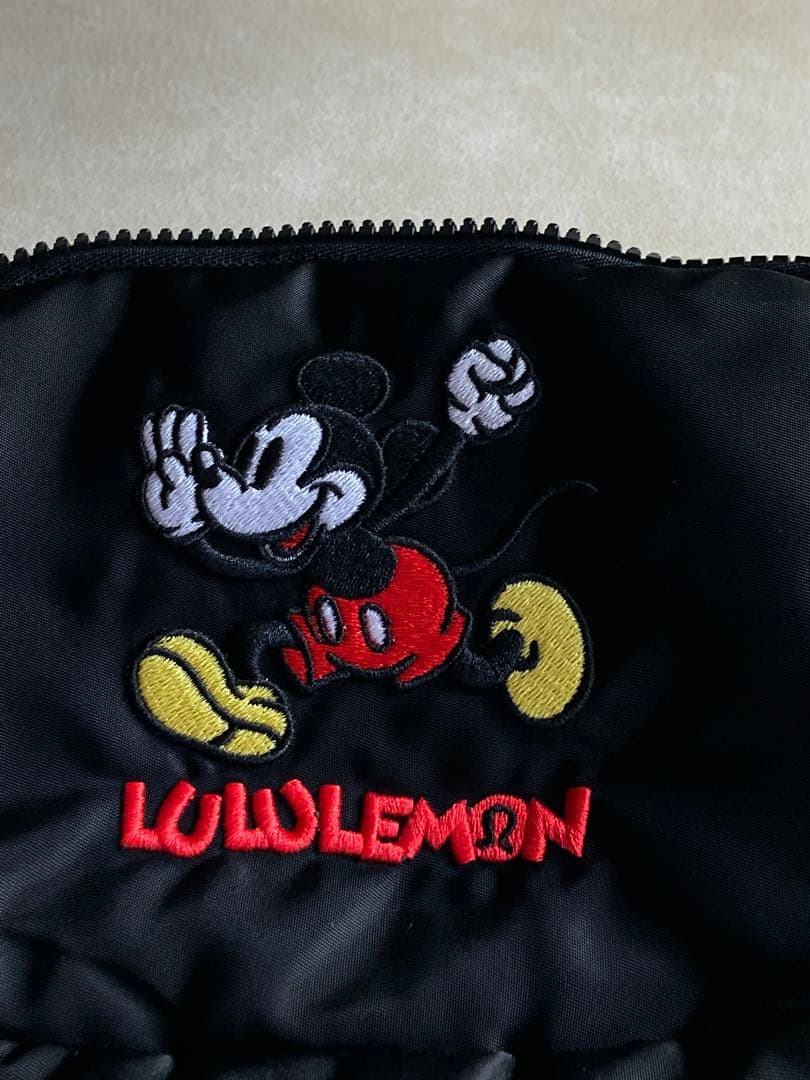 【新品未使用タグ付き】ディズニー x ルルレモン ベルトバッグ 1L ミッキー